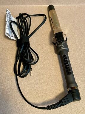 ION Black and Gold Ceramic Curling Wand